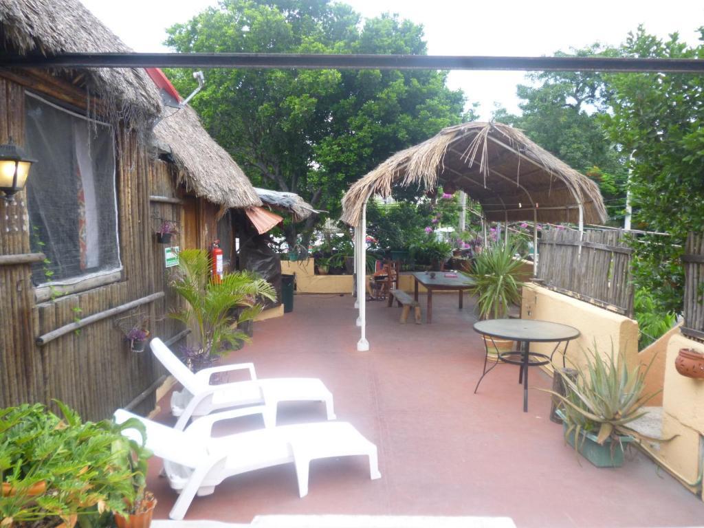 Mayan Hostel Канкун Екстериор снимка