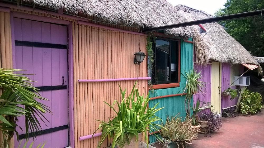Mayan Hostel Канкун Екстериор снимка