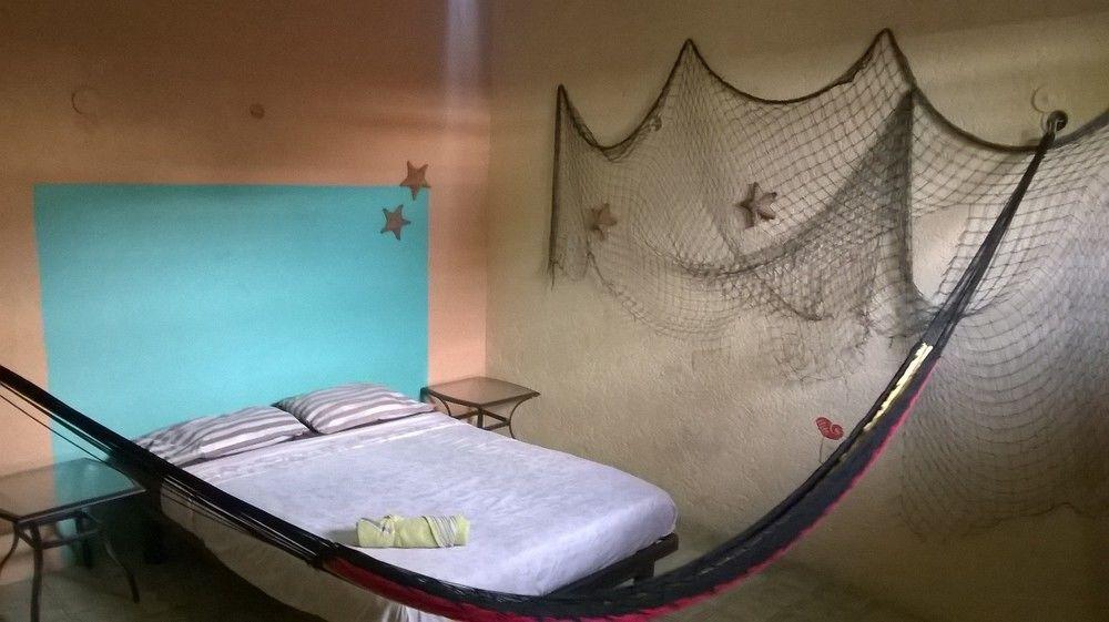 Mayan Hostel Канкун Екстериор снимка
