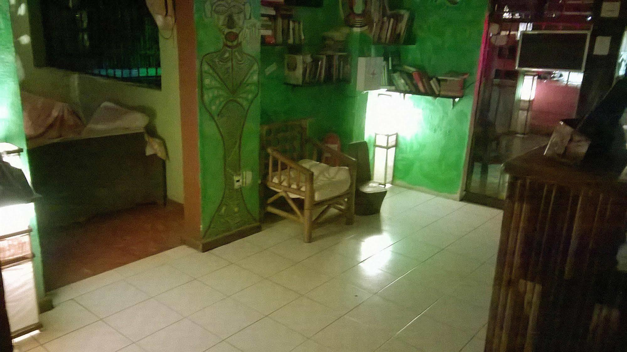 Mayan Hostel Канкун Екстериор снимка