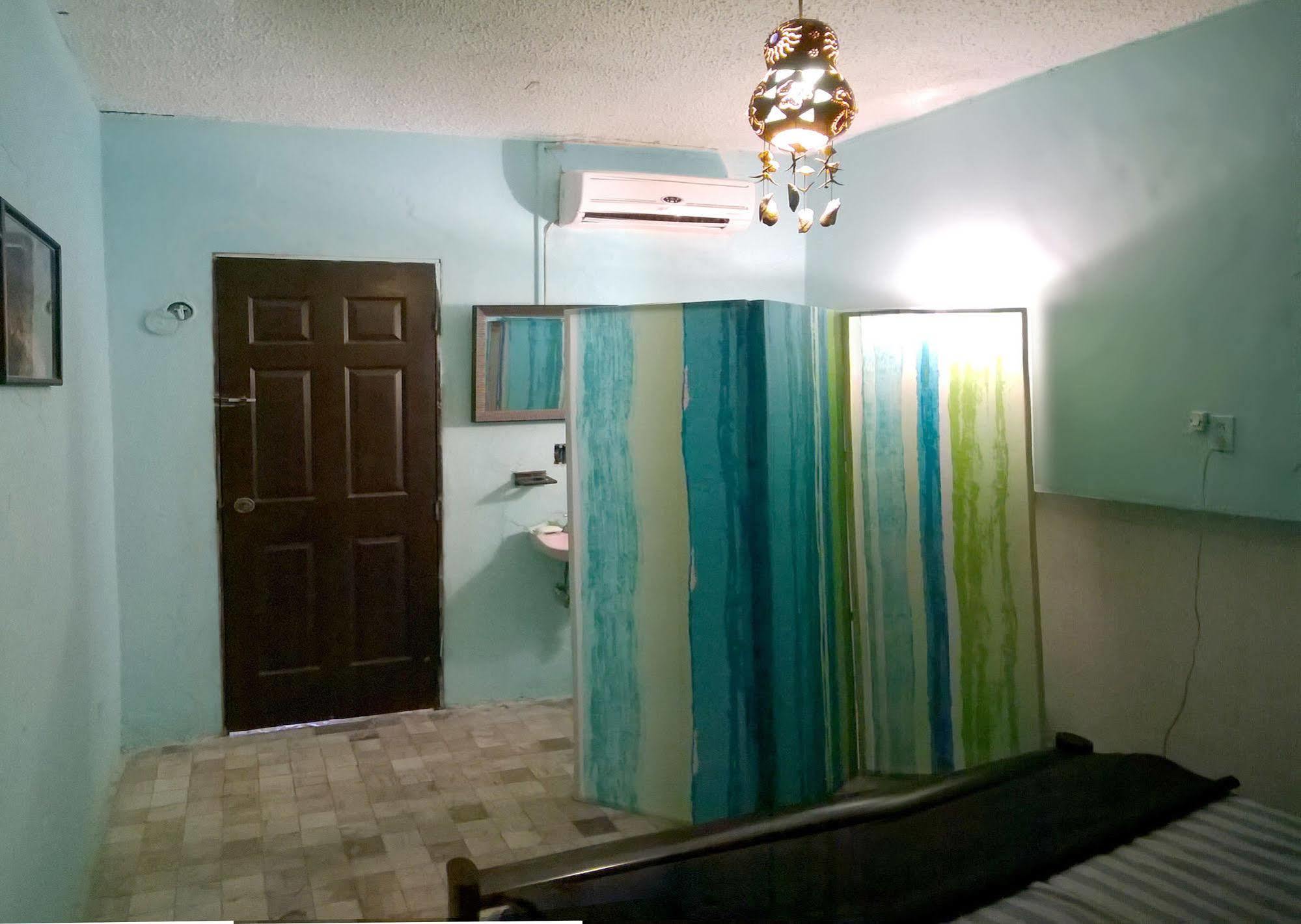 Mayan Hostel Канкун Екстериор снимка