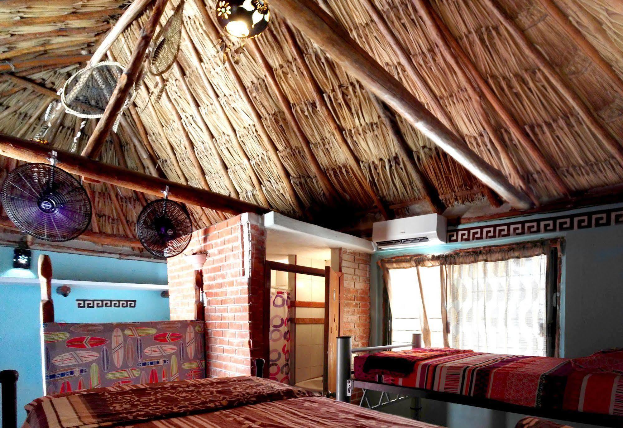 Mayan Hostel Канкун Екстериор снимка